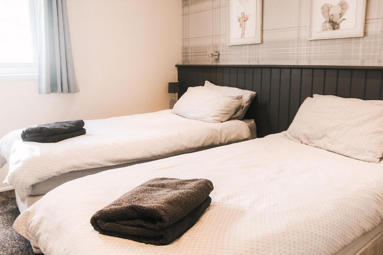 Alojamento de Turismo Selvagem Keer Side Lodge, Luxury With Private Hot Tub At Pine Carnforth